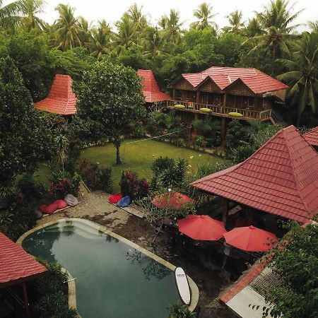 Mojosurf Camp Red Island Hotell Pasanggaran Eksteriør bilde