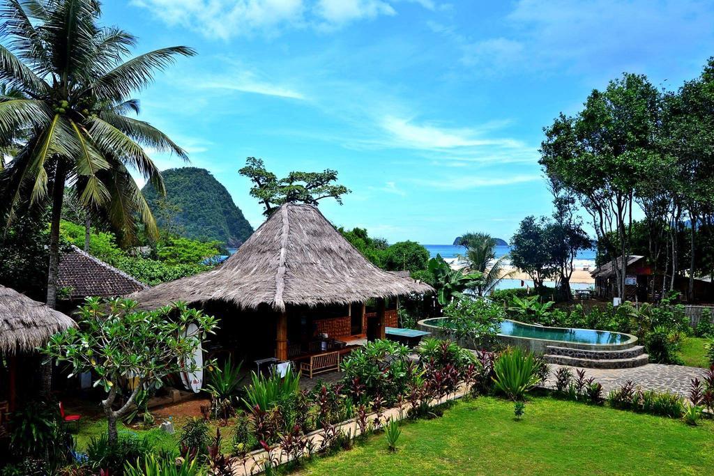 Mojosurf Camp Red Island Hotell Pasanggaran Eksteriør bilde
