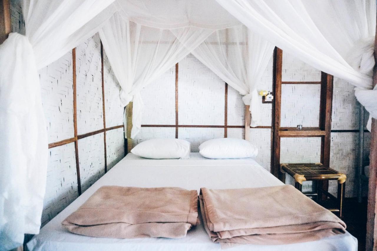 Mojosurf Camp Red Island Hotell Pasanggaran Eksteriør bilde