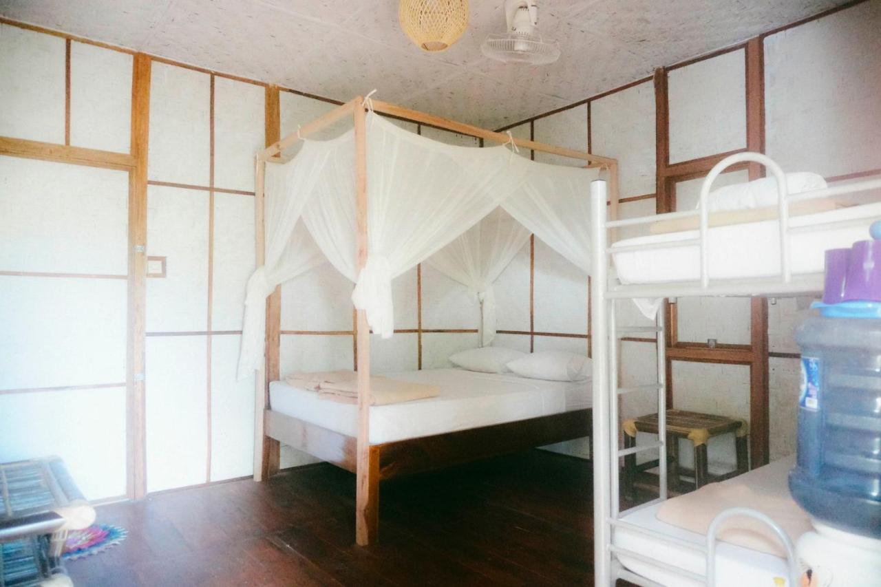 Mojosurf Camp Red Island Hotell Pasanggaran Eksteriør bilde