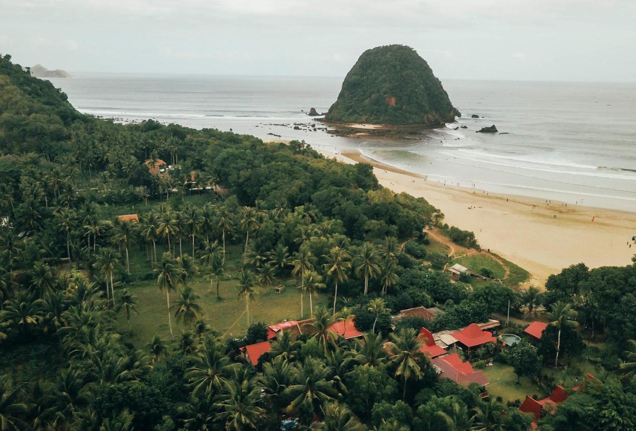 Mojosurf Camp Red Island Hotell Pasanggaran Eksteriør bilde