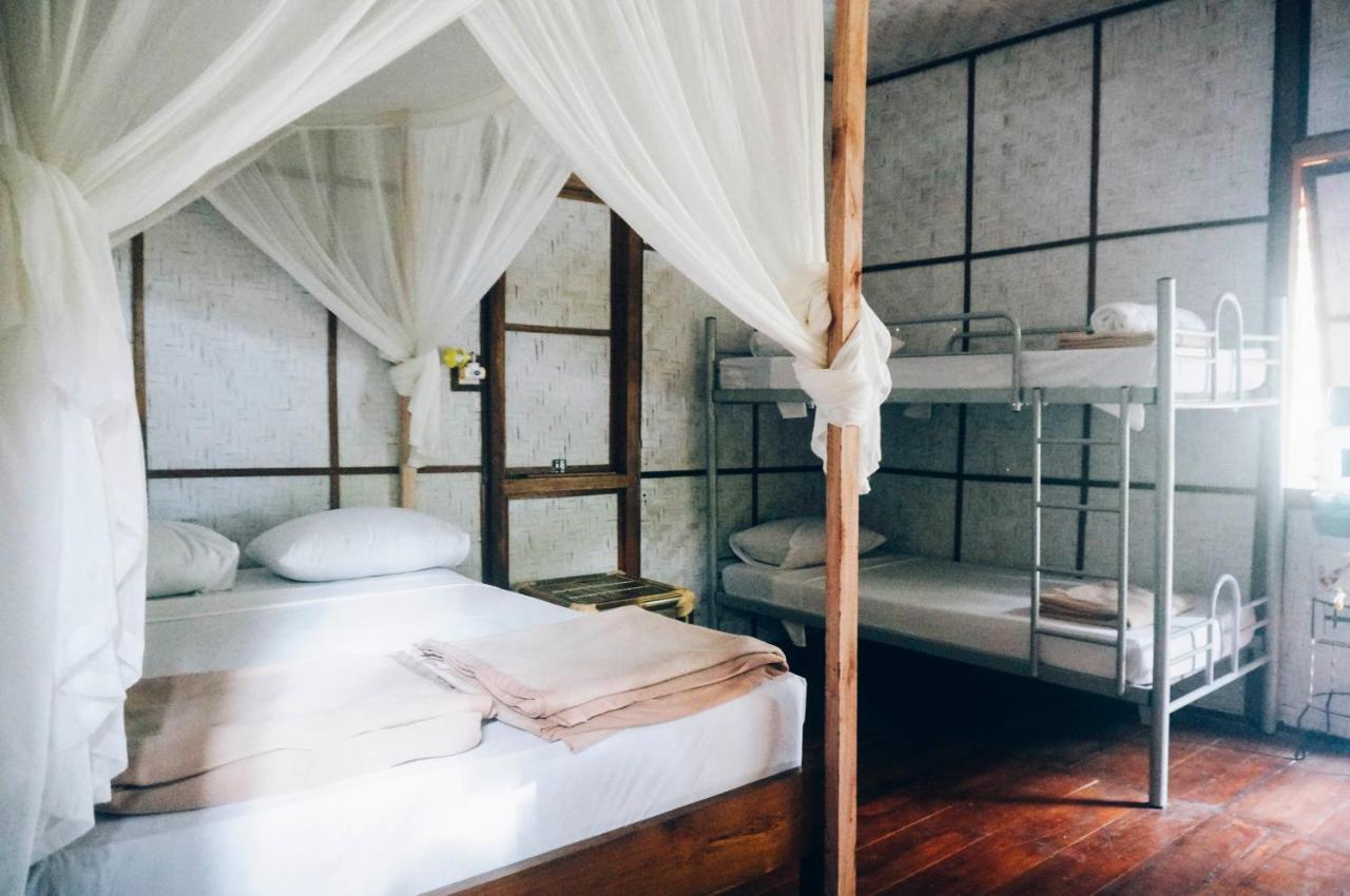 Mojosurf Camp Red Island Hotell Pasanggaran Eksteriør bilde