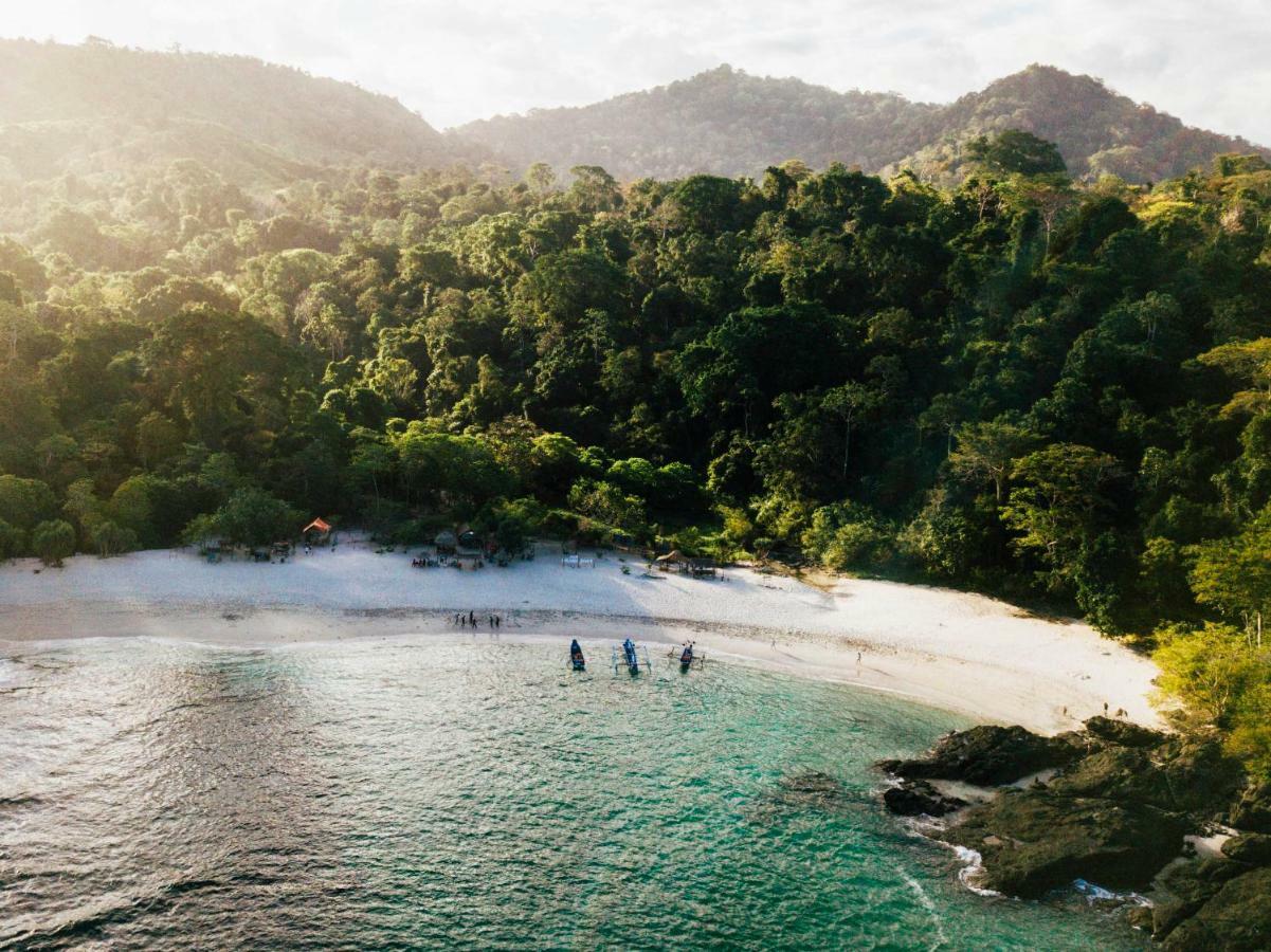 Mojosurf Camp Red Island Hotell Pasanggaran Eksteriør bilde