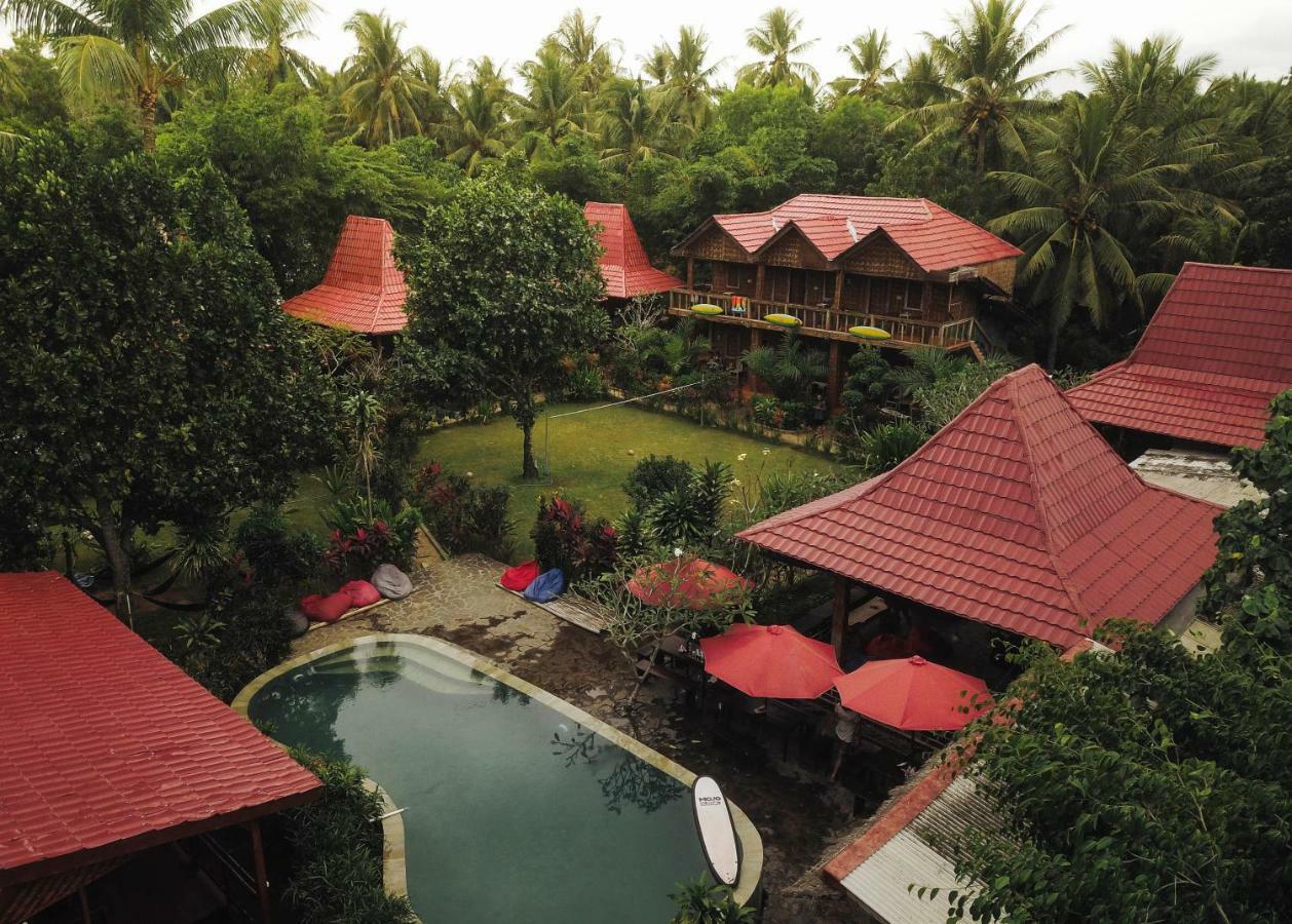 Mojosurf Camp Red Island Hotell Pasanggaran Eksteriør bilde