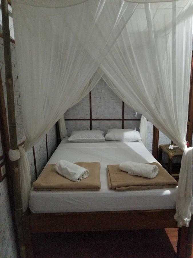 Mojosurf Camp Red Island Hotell Pasanggaran Eksteriør bilde